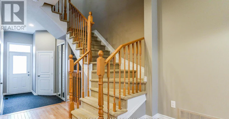 119 Bridgestone Drive, Ottawa, ON, K2M 0A4 - 13