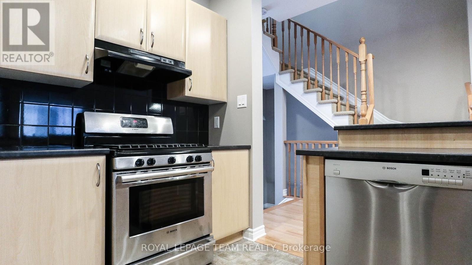 119 Bridgestone Drive, Ottawa, ON, K2M 0A4 - 8