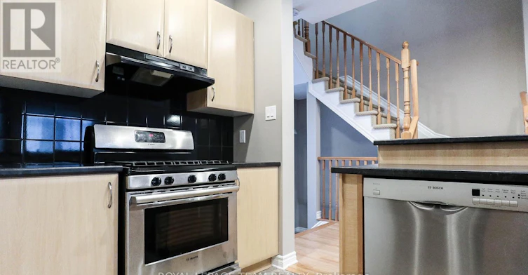 119 Bridgestone Drive, Ottawa, ON, K2M 0A4 - 8