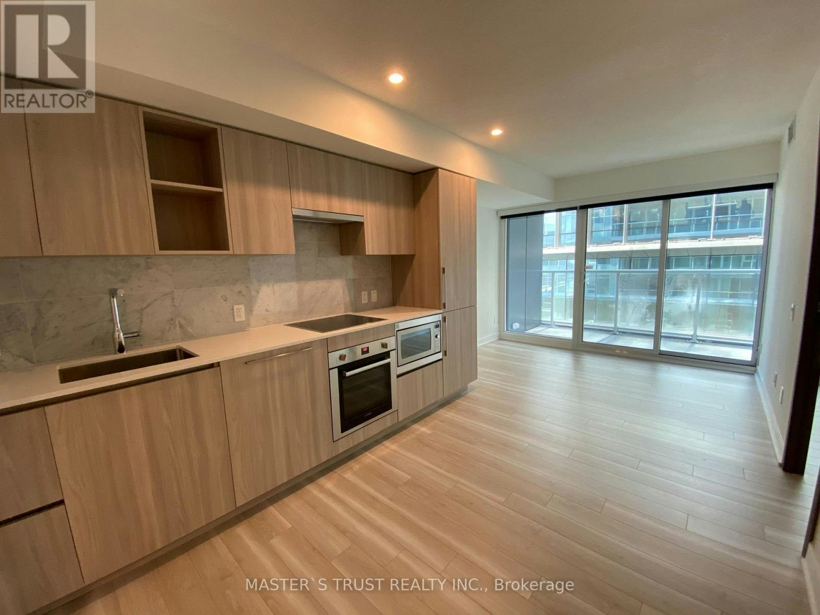 716-17 Bathurst Street, Toronto, ON, M5V 0N1 - 3