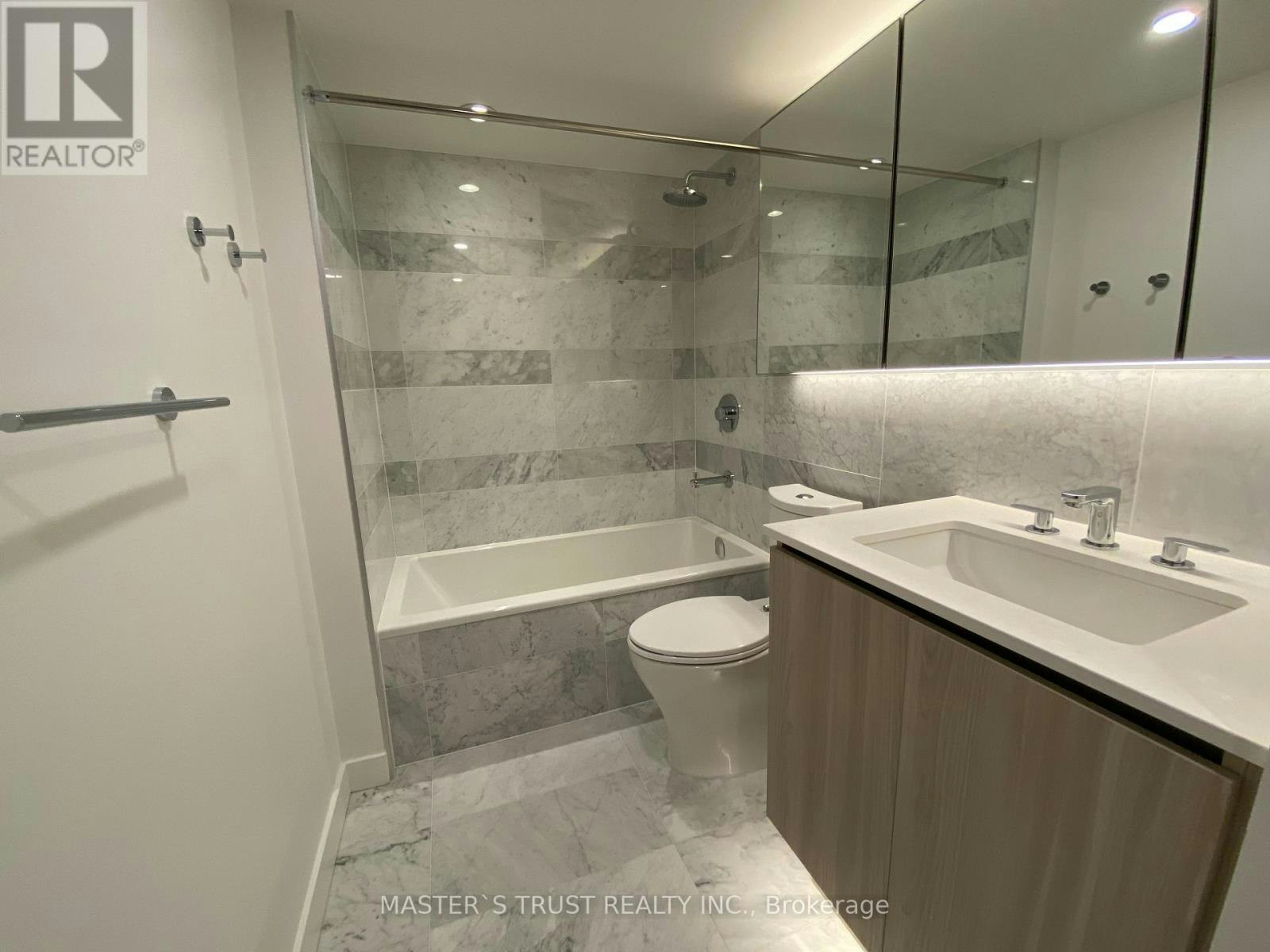 716-17 Bathurst Street, Toronto, ON, M5V 0N1 - 4