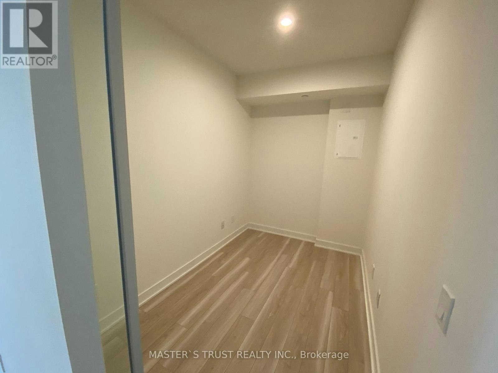 716-17 Bathurst Street, Toronto, ON, M5V 0N1 - 9