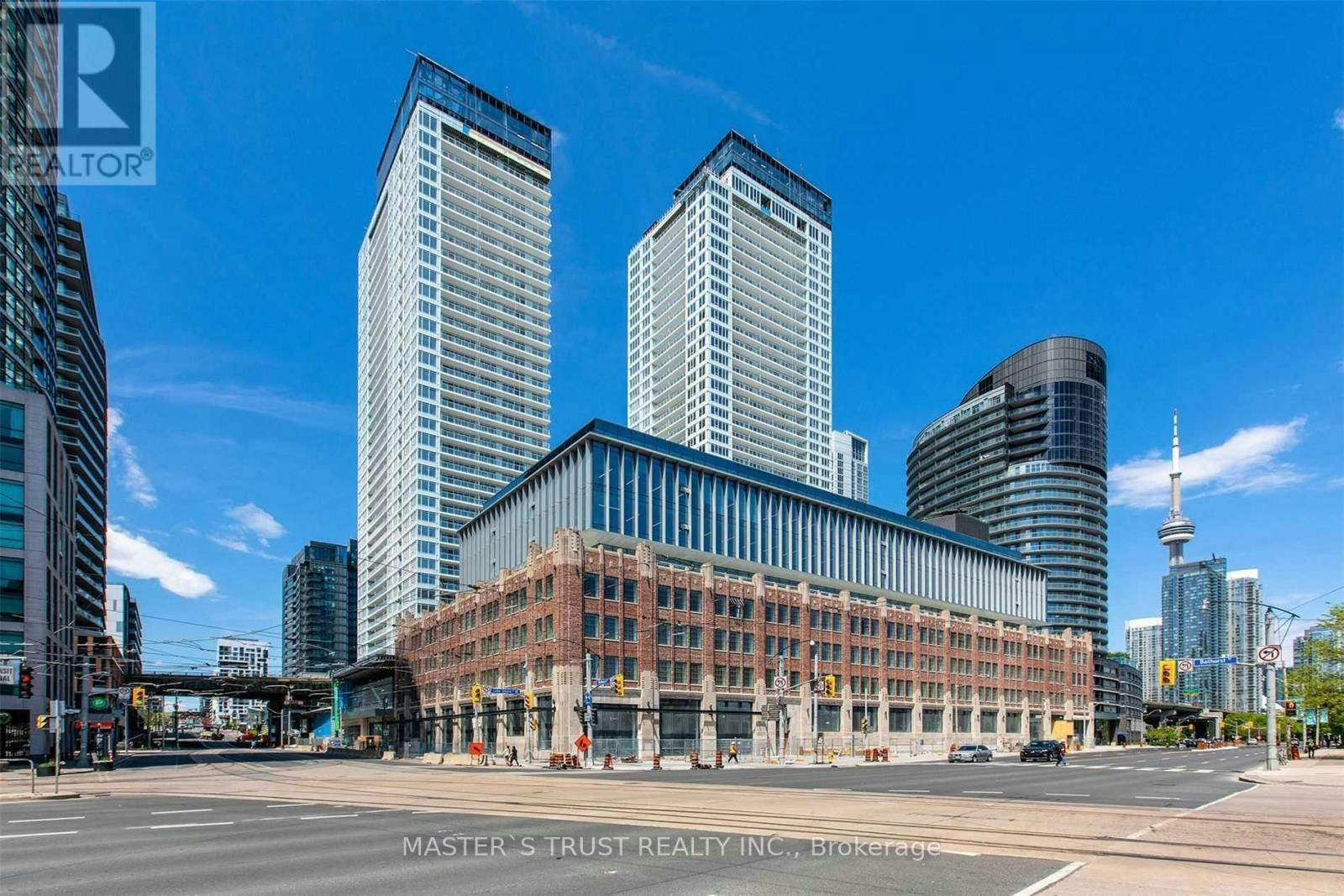 716-17 Bathurst Street, Toronto, ON, M5V 0N1