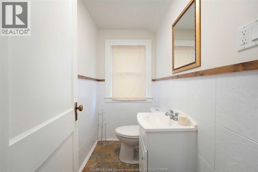 UPPER-1605 Dougall Avenue, Windsor, ON, N8X 1S4 - 25