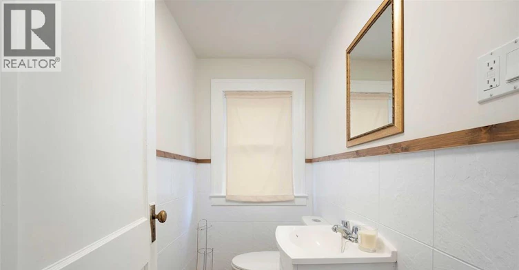 UPPER-1605 Dougall Avenue, Windsor, ON, N8X 1S4 - 25