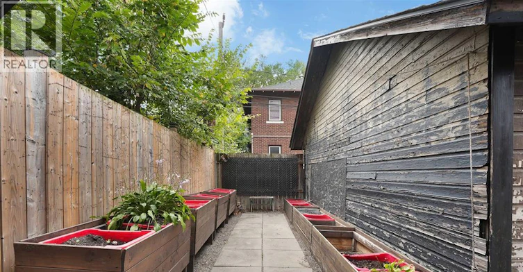 UPPER-1605 Dougall Avenue, Windsor, ON, N8X 1S4 - 3