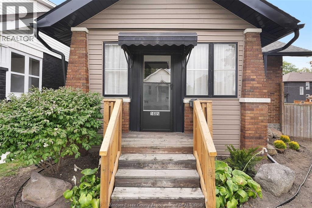 UPPER-1605 Dougall Avenue, Windsor, ON, N8X 1S4 - 2