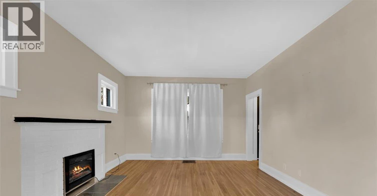 UPPER-1605 Dougall Avenue, Windsor, ON, N8X 1S4 - 8