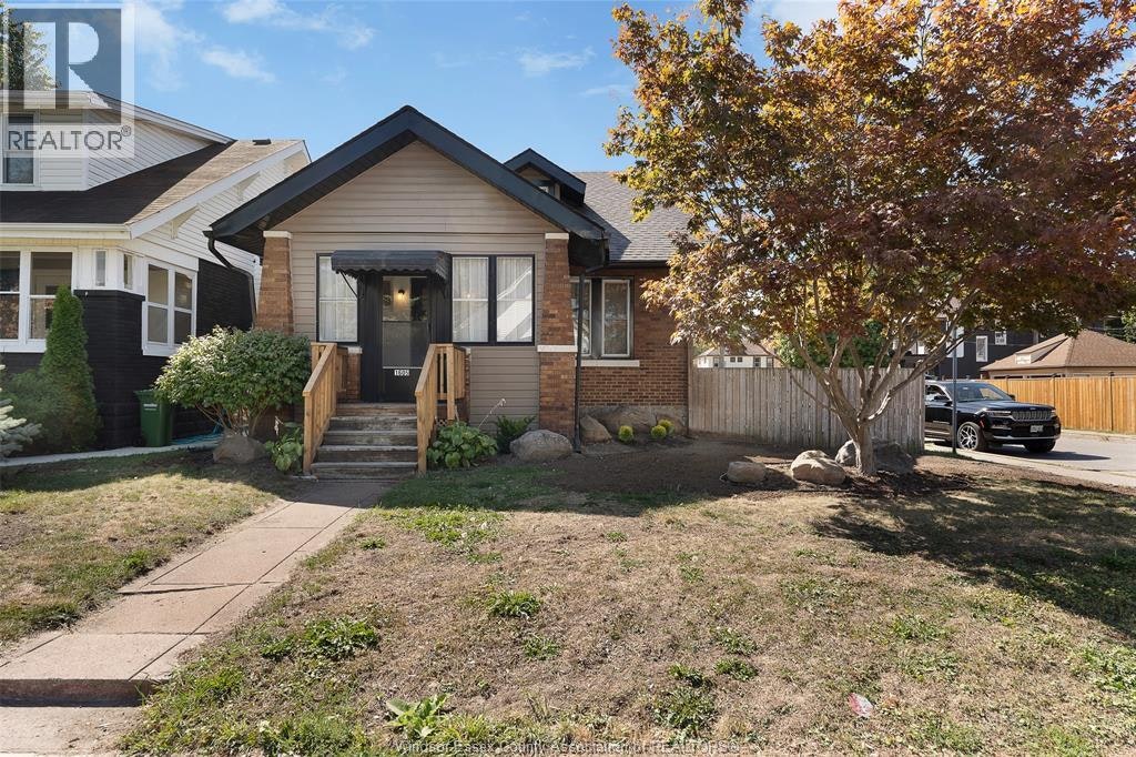 UPPER-1605 Dougall Avenue, Windsor, ON, N8X 1S4