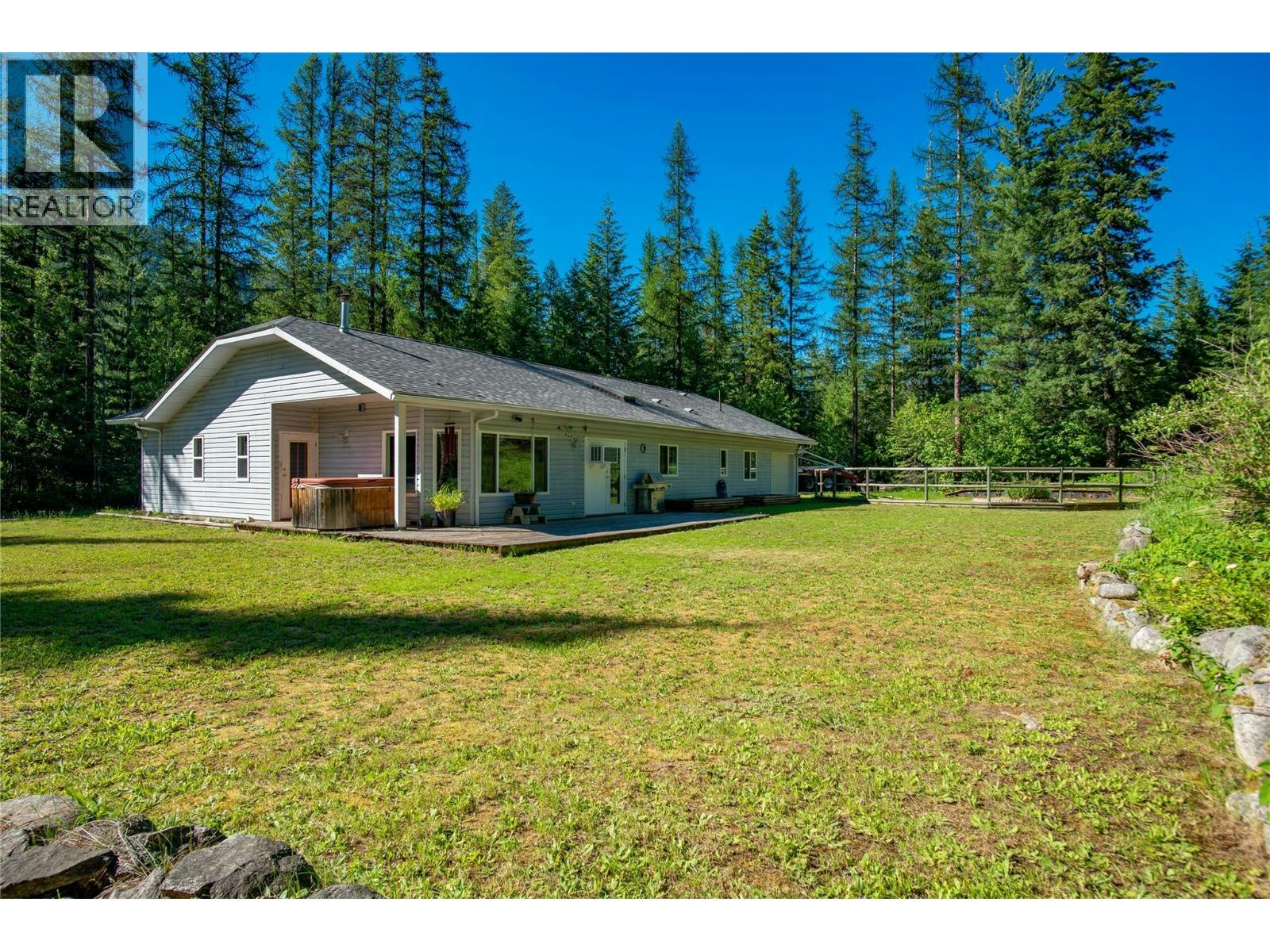 2222 Jenisa Road, Castlegar, BC, V1N 2L8