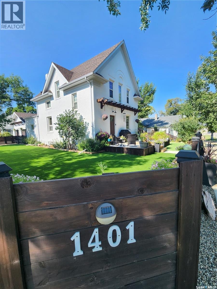 1401 3rd Street, Estevan, SK, S4A 0S3
