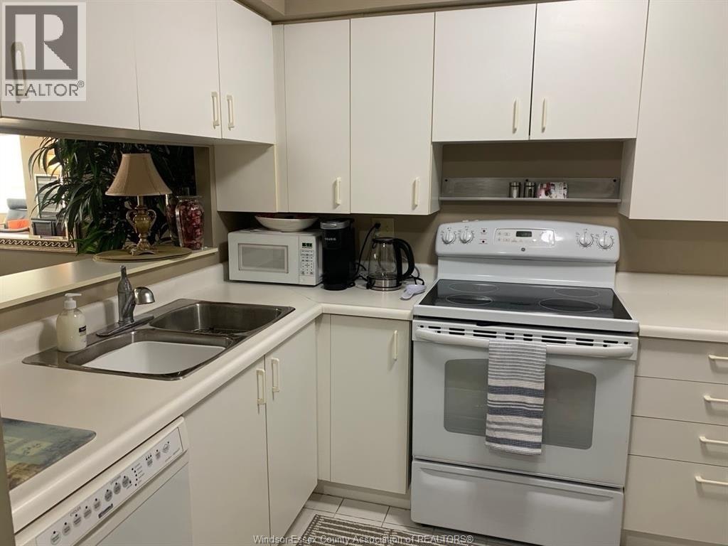 1701-75 Riverside Drive, Windsor, ON, N9A 7C2 - 18