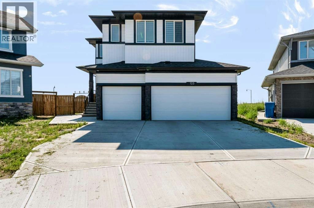 123 Dawson Dock Cove, Chestermere, AB, T1X 2W9