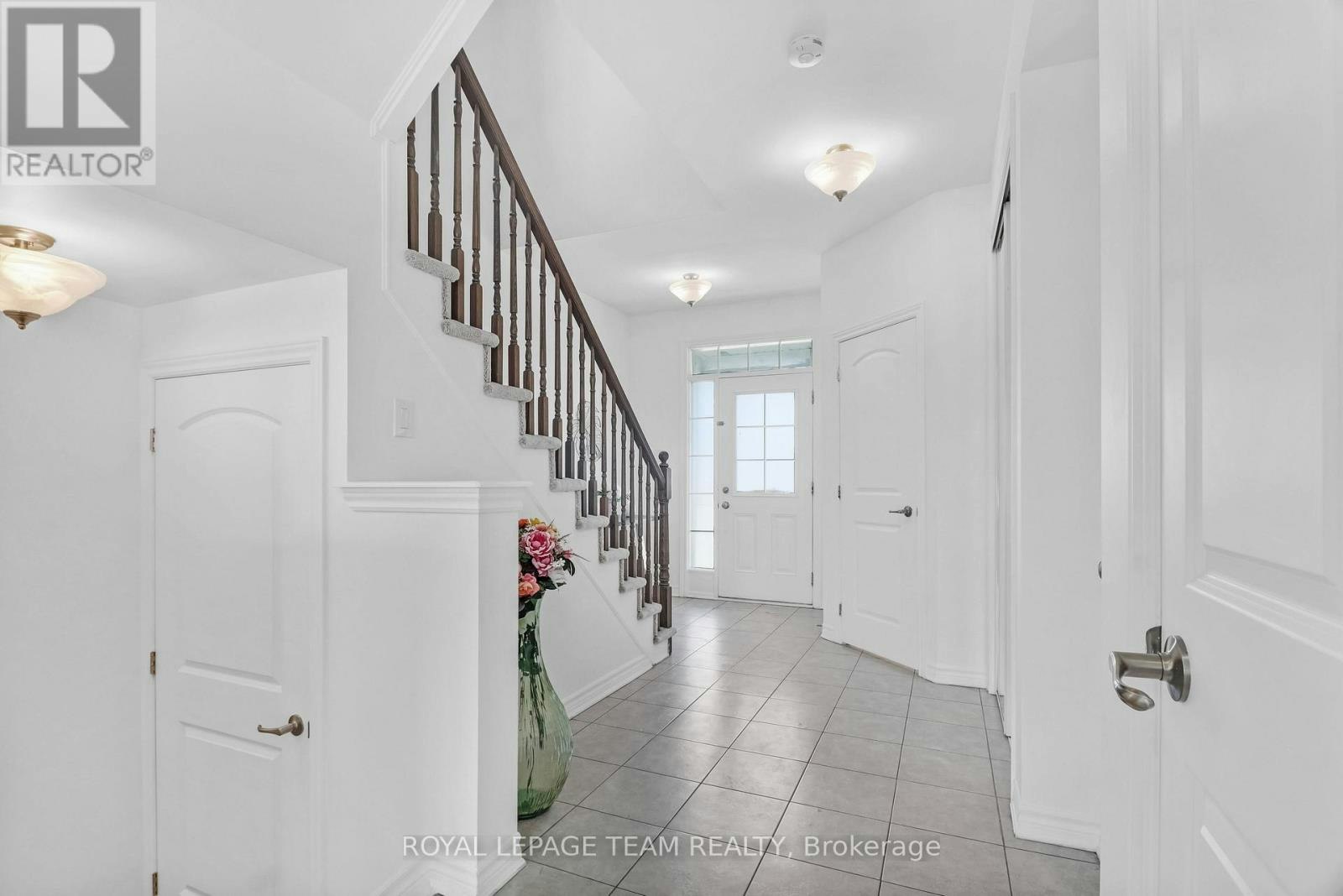 4852 Abbott Street E, Ottawa, ON, K2V 0J9 - 4