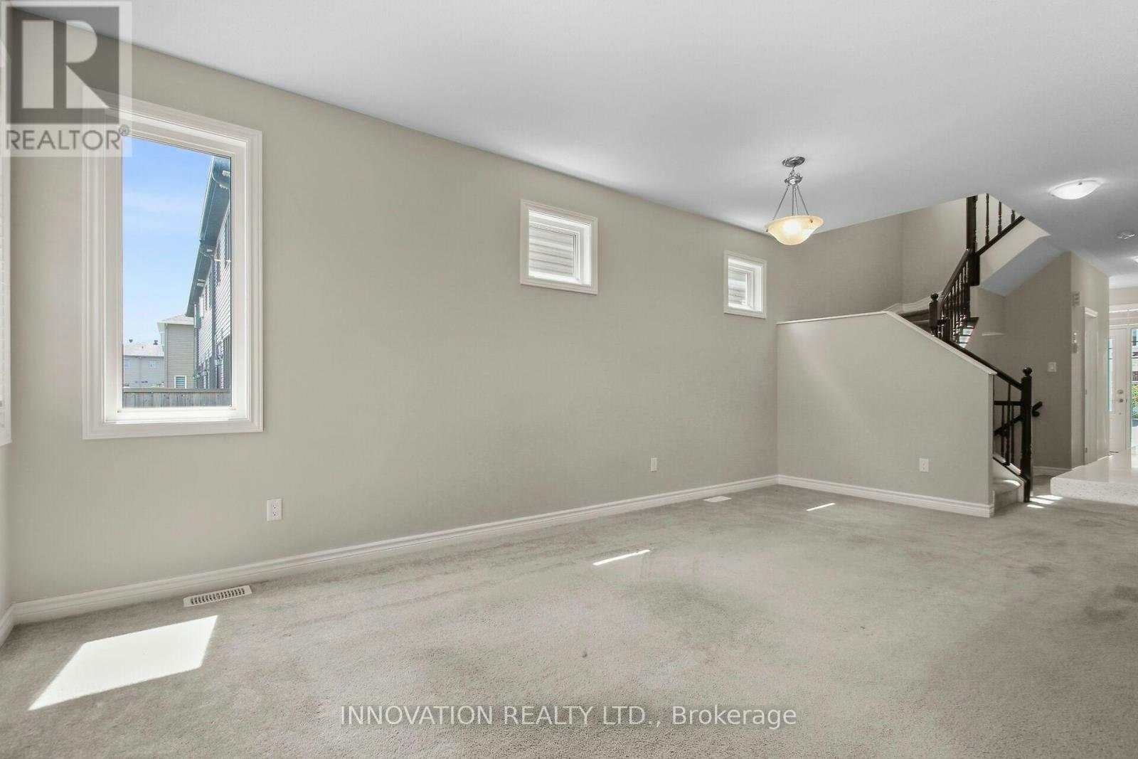 210 Bandelier Way, Ottawa, ON, K2S 2J4 - 6