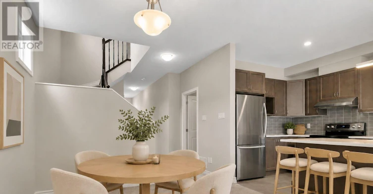 210 Bandelier Way, Ottawa, ON, K2S 2J4 - 9