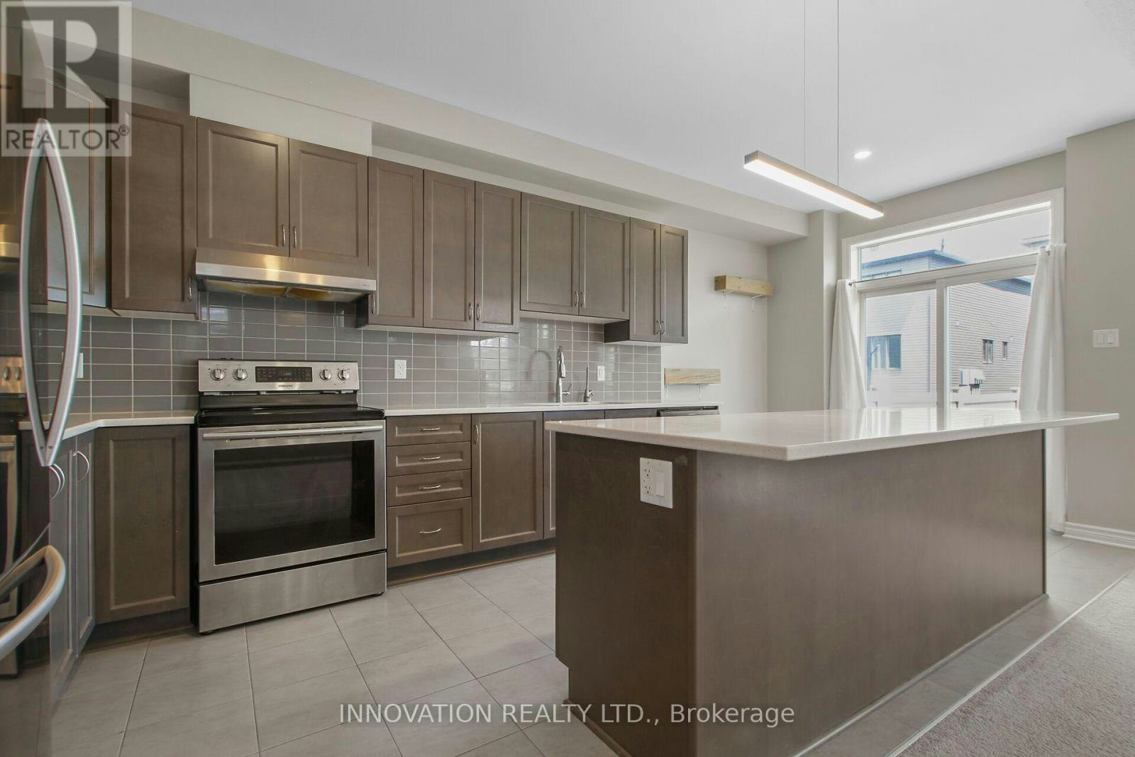 210 Bandelier Way, Ottawa, ON, K2S 2J4 - 11