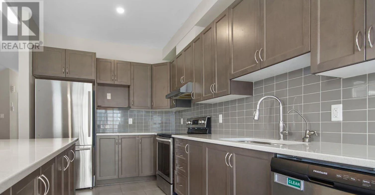 210 Bandelier Way, Ottawa, ON, K2S 2J4 - 12