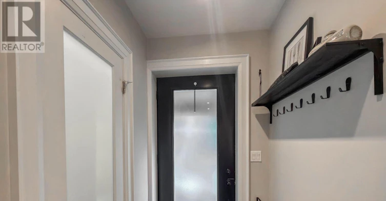 34 Maxwell Avenue, Toronto, ON, M5P 2B5 - 3