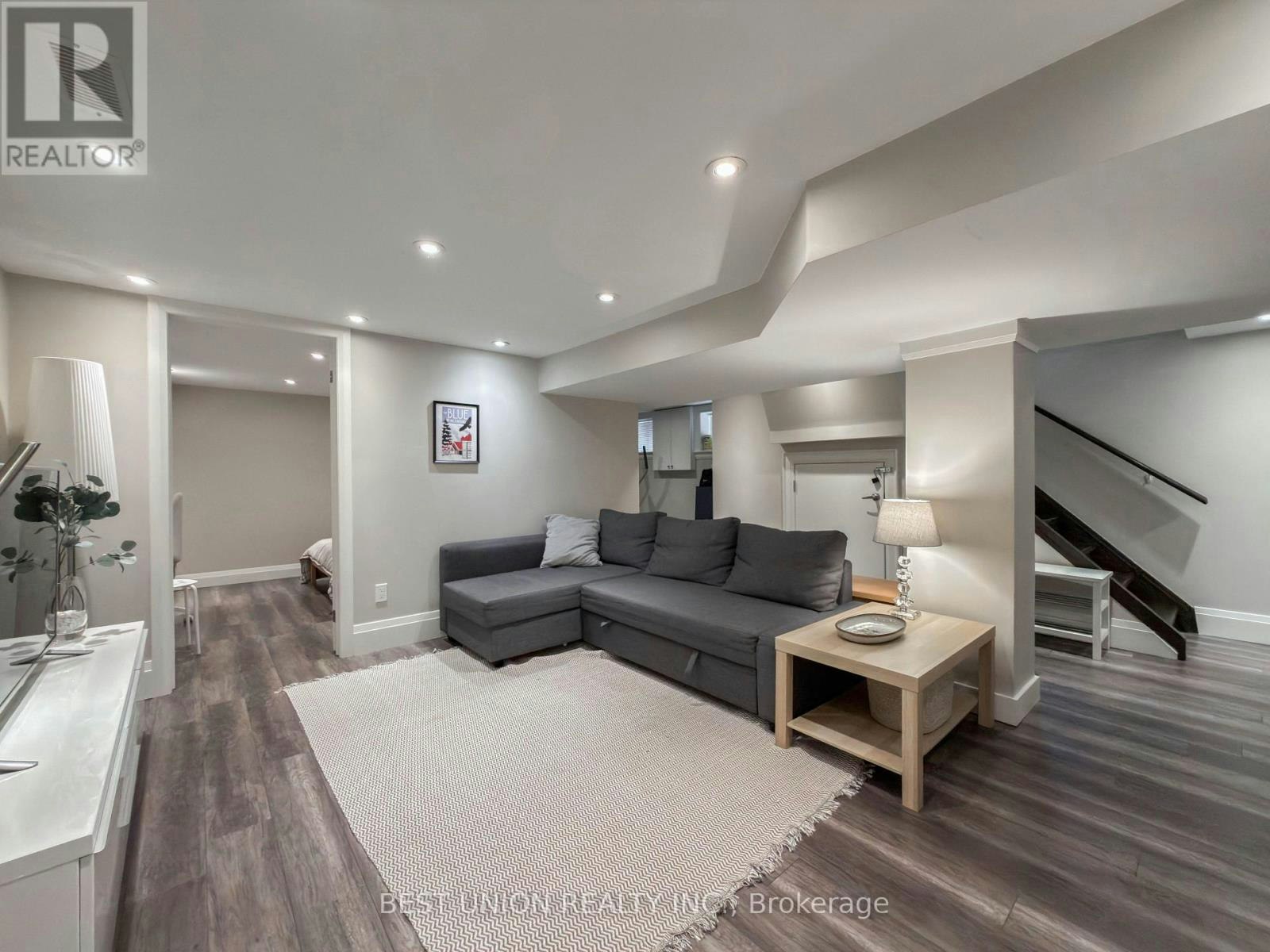 34 Maxwell Avenue, Toronto, ON, M5P 2B5 - 35