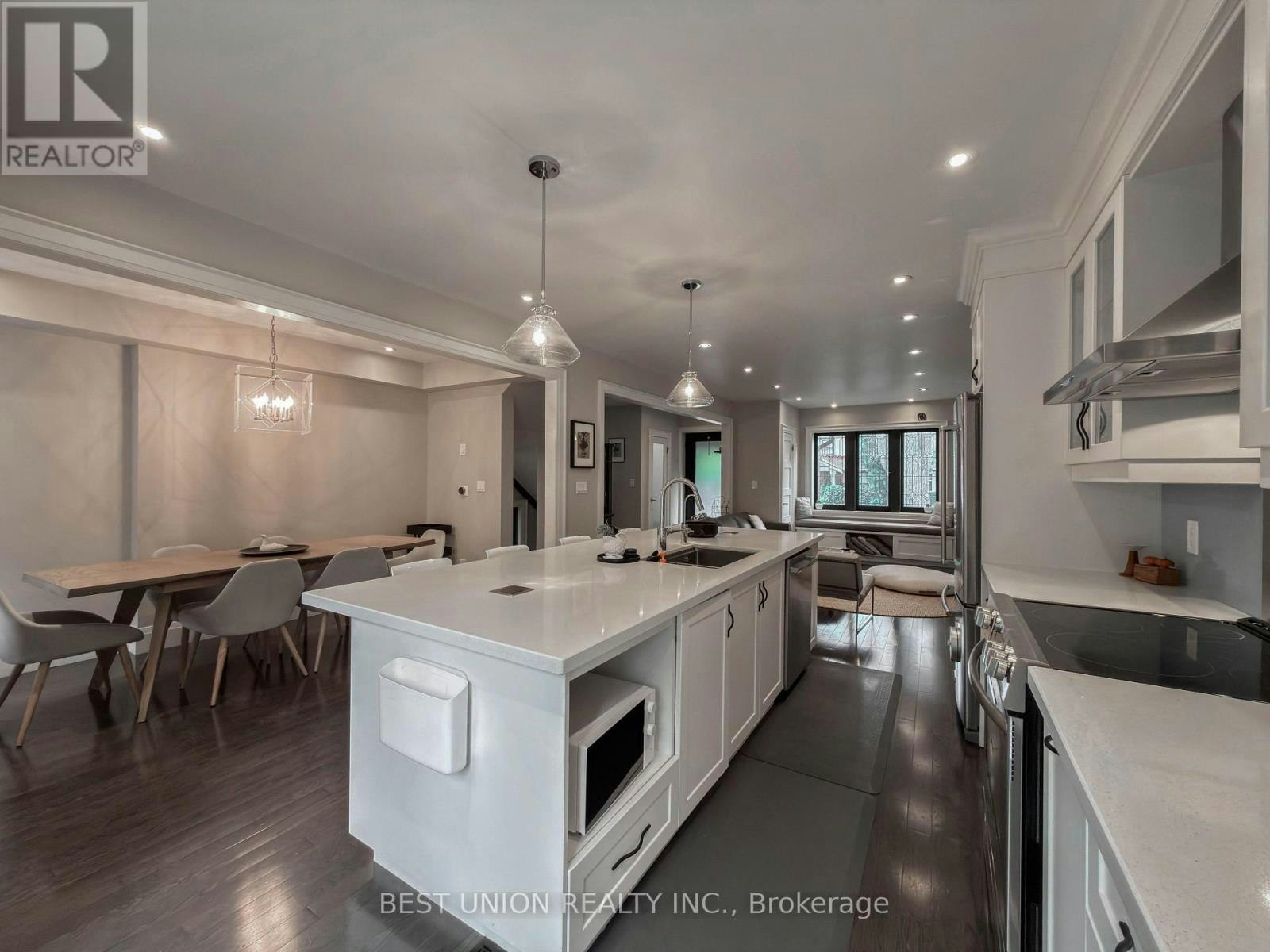 34 Maxwell Avenue, Toronto, ON, M5P 2B5 - 12