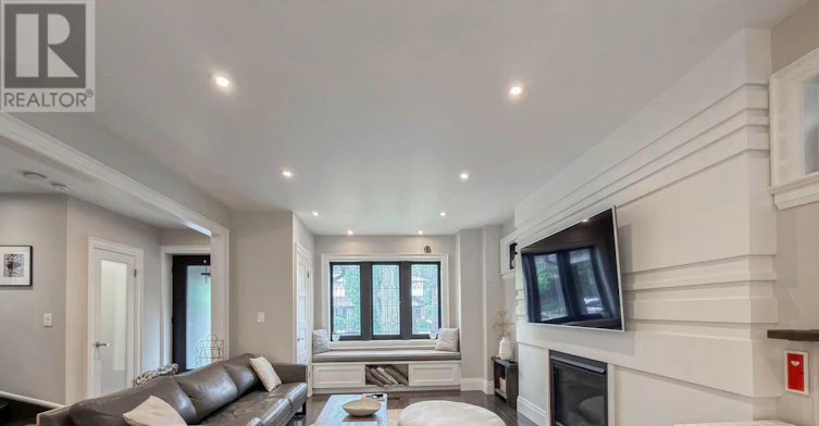 34 Maxwell Avenue, Toronto, ON, M5P 2B5 - 4