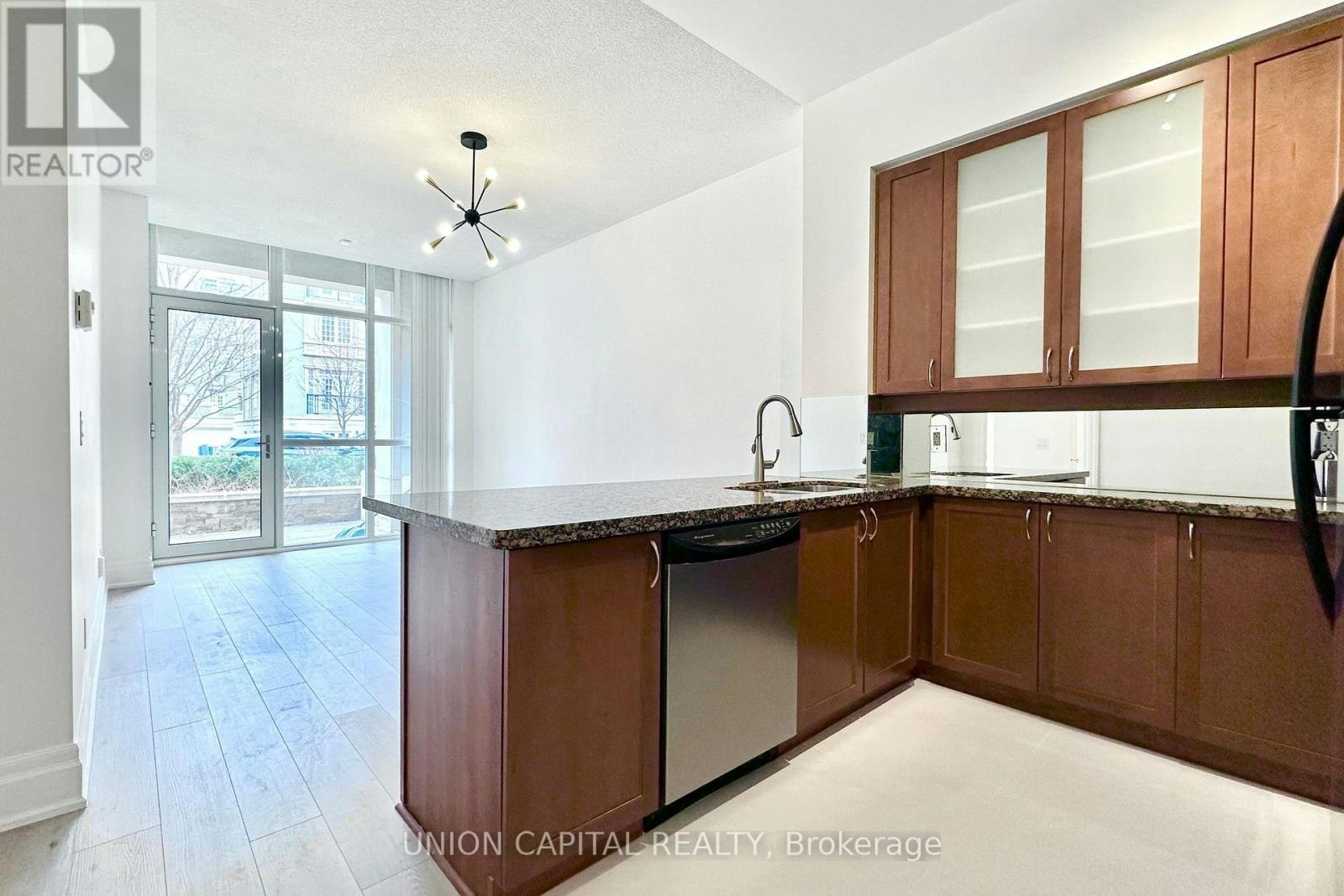 120-39 Upper Duke Crescent, Markham, ON, L6G 0B8