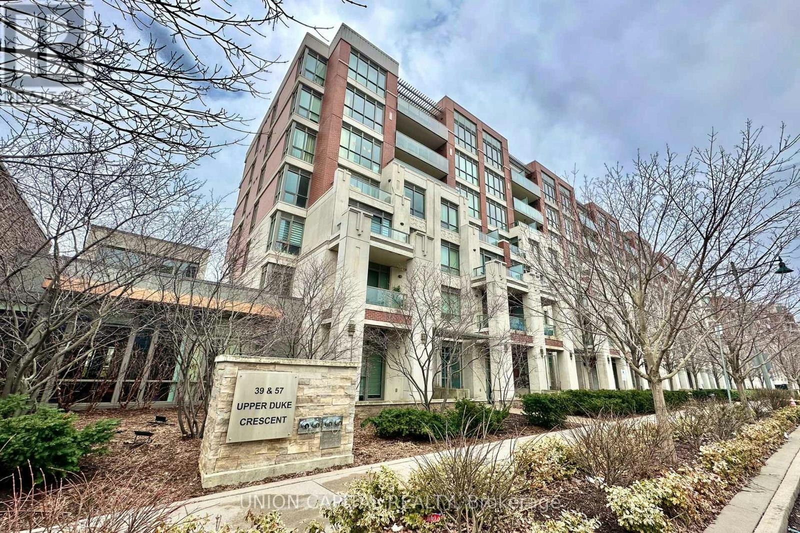 120-39 Upper Duke Crescent, Markham, ON, L6G 0B8 - 2