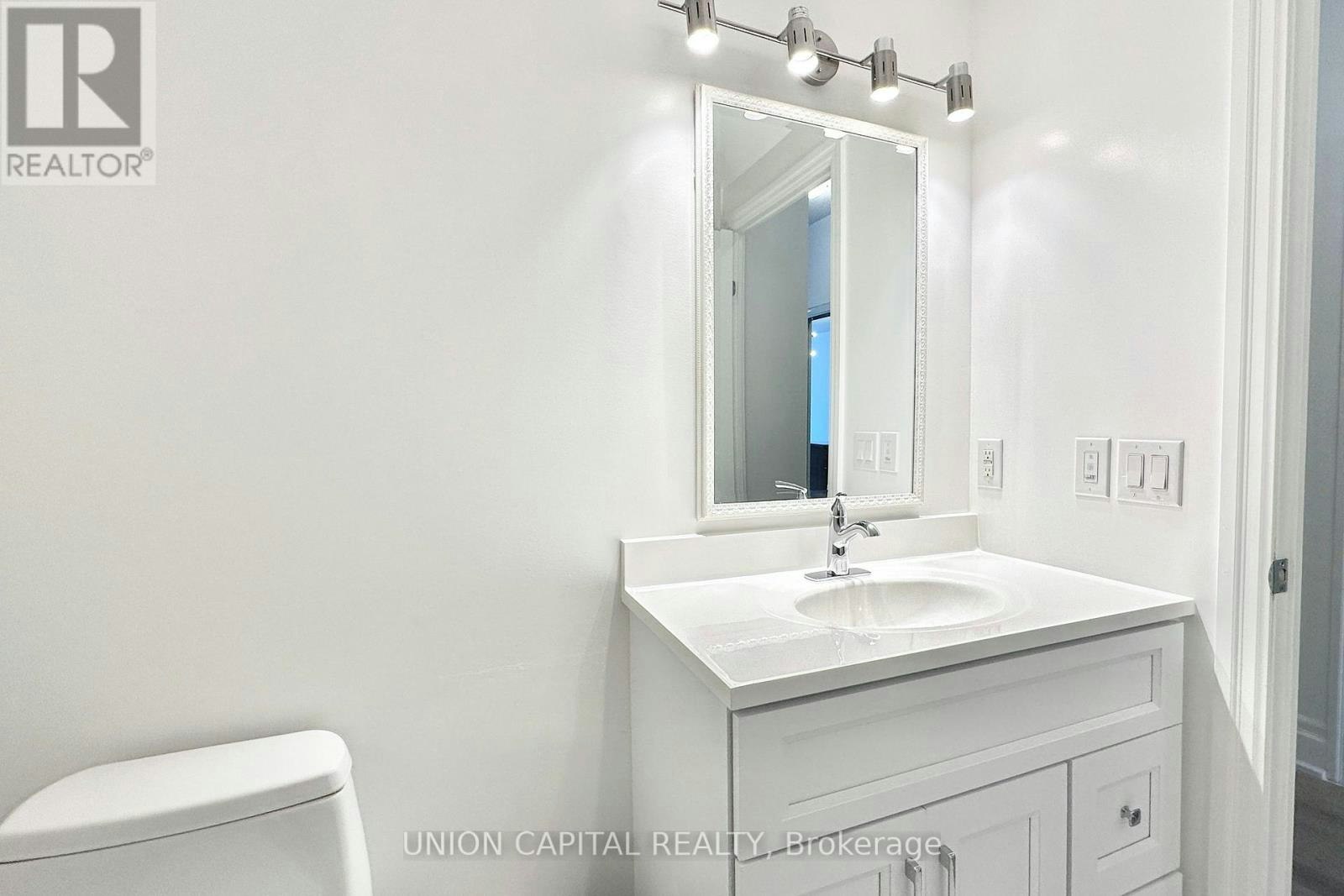 120-39 Upper Duke Crescent, Markham, ON, L6G 0B8 - 24