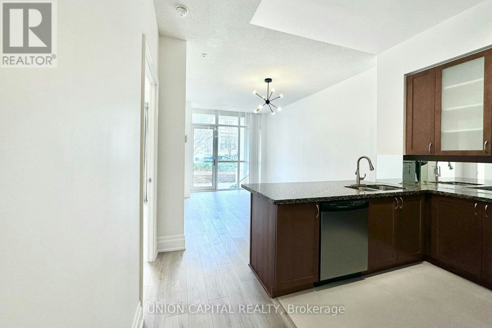 120-39 Upper Duke Crescent, Markham, ON, L6G 0B8 - 6