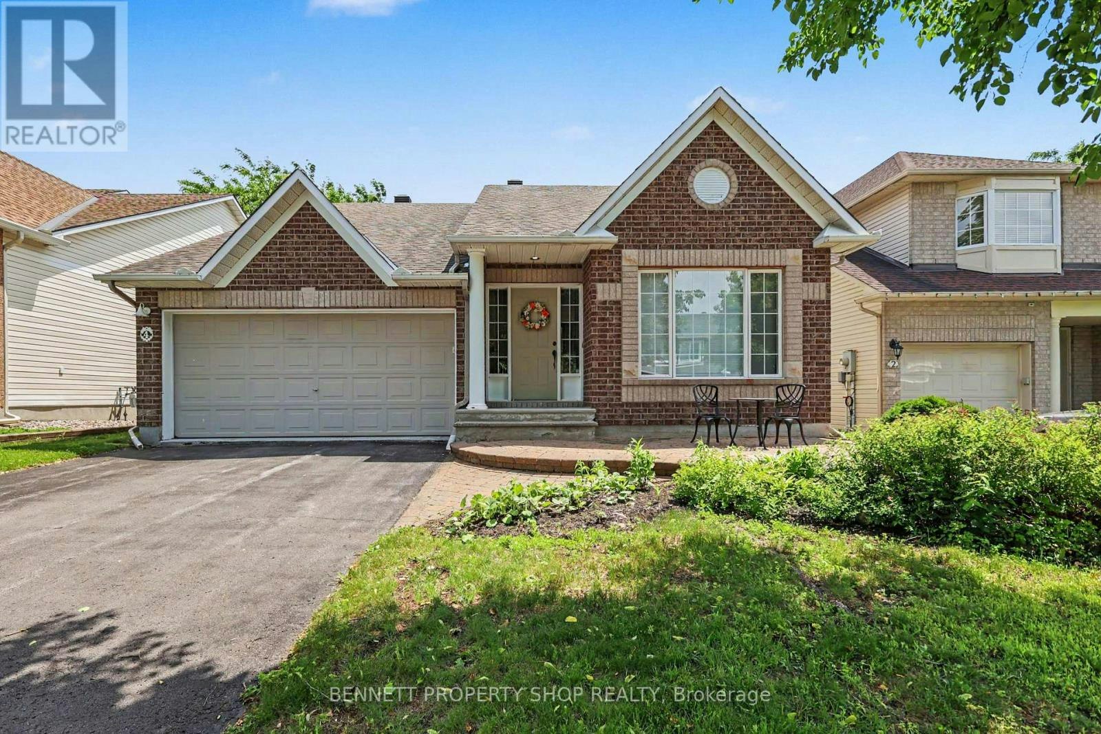 4 Burnstead Crescent, Ottawa, ON, K2M 2T4