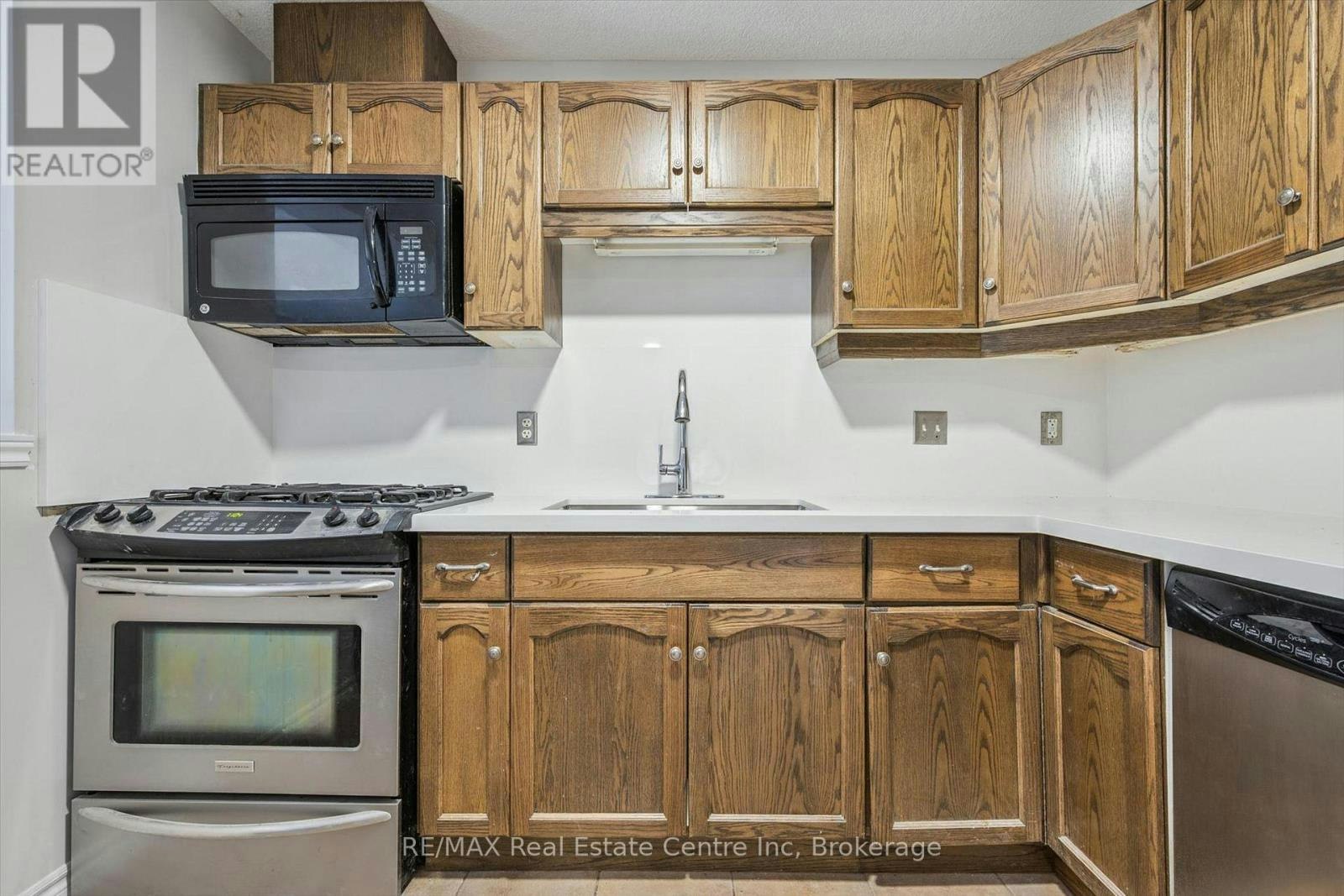 53 Washburn Drive, Guelph, ON, N1E 0B2 - 5