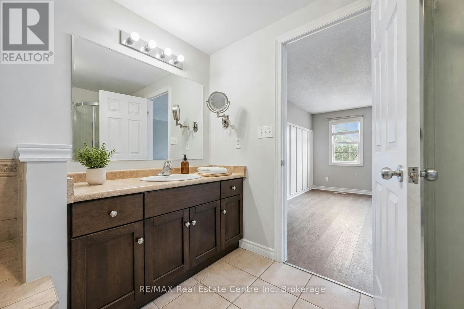 53 Washburn Drive, Guelph, ON, N1E 0B2 - 11