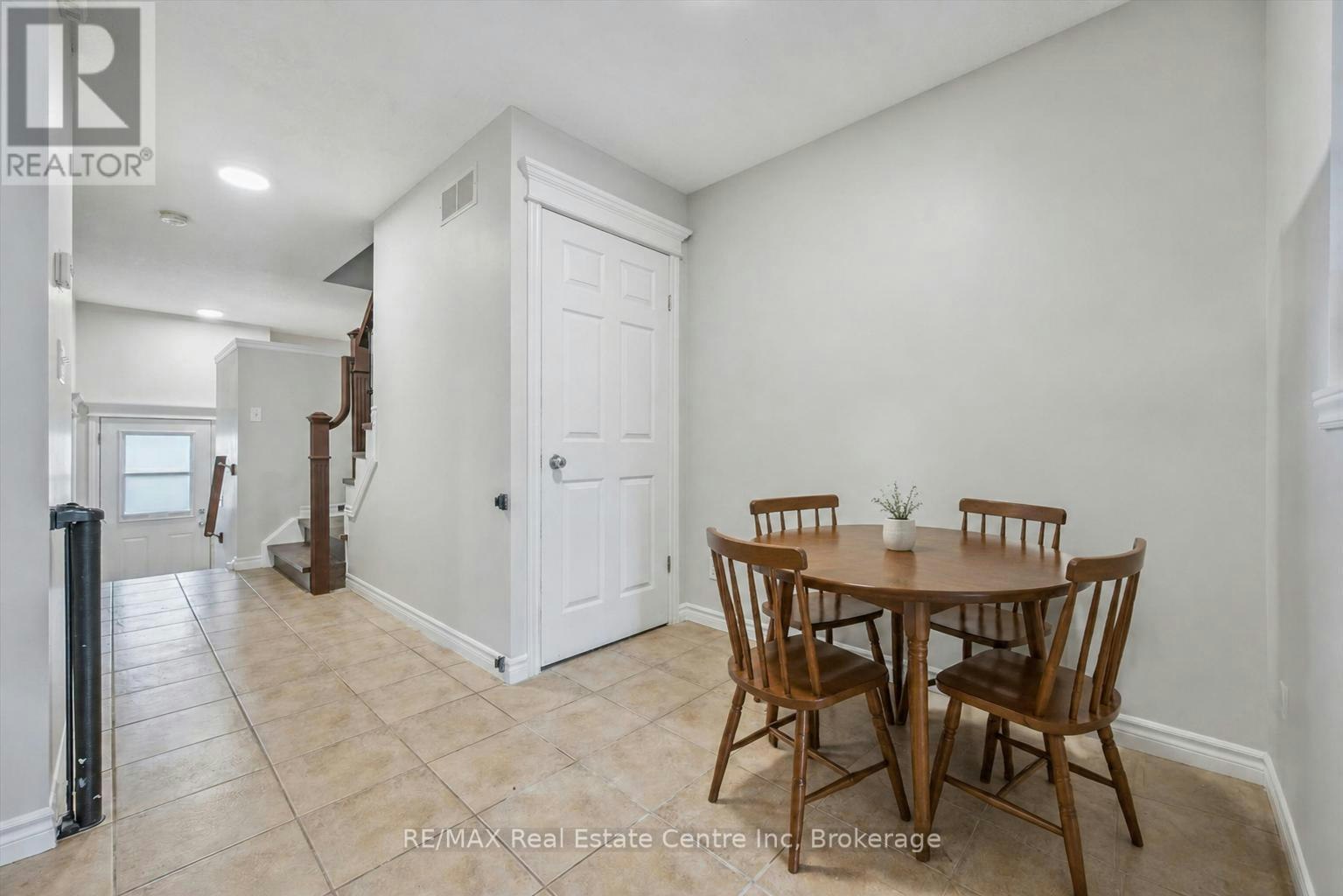 53 Washburn Drive, Guelph, ON, N1E 0B2 - 6