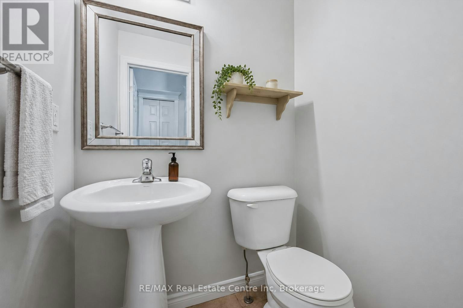 53 Washburn Drive, Guelph, ON, N1E 0B2 - 7