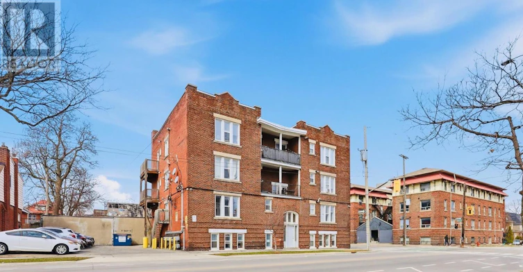 6-120 Sherman Avenue S, Hamilton, ON, L8M 2P9 - 3