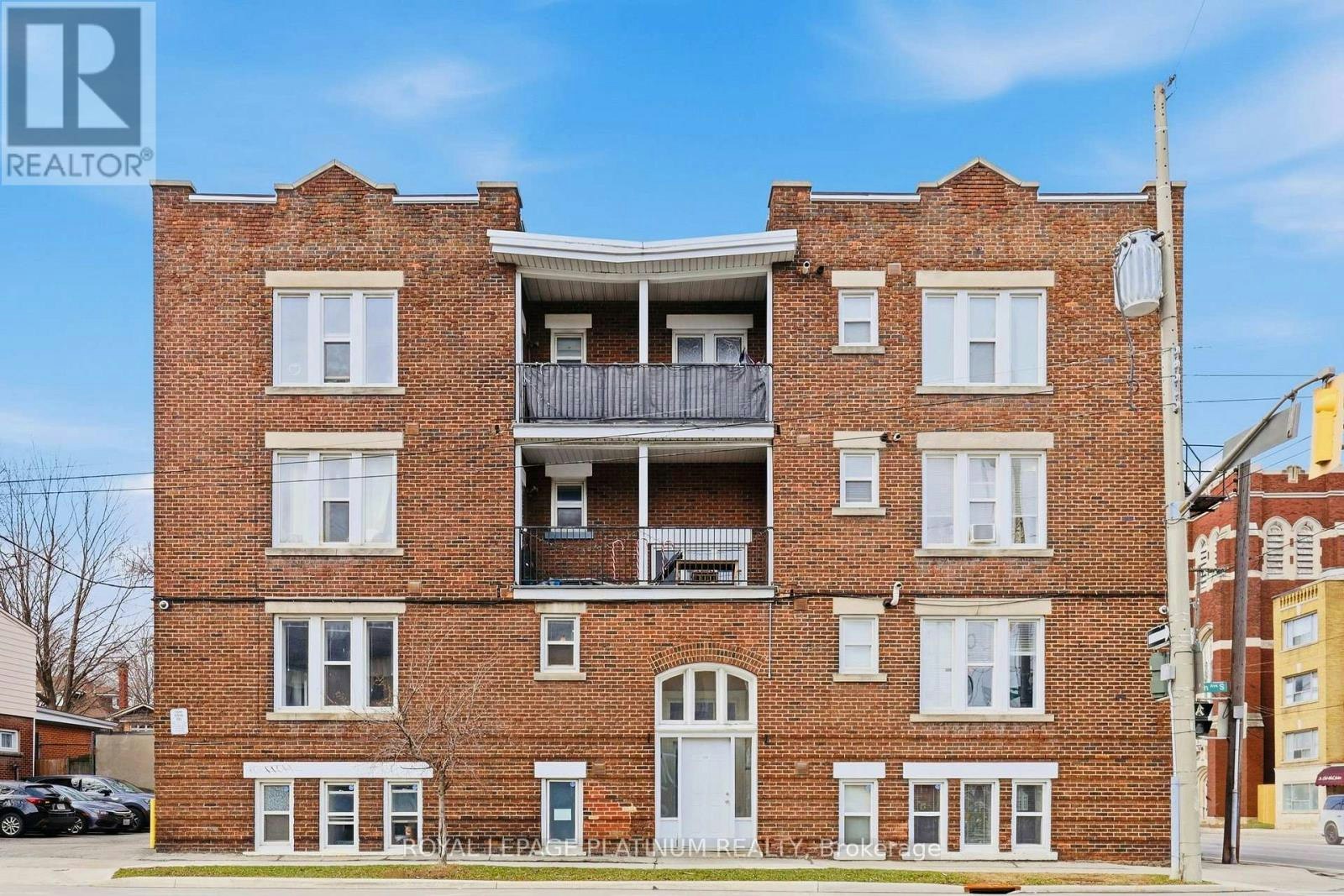 6-120 Sherman Avenue S, Hamilton, ON, L8M 2P9