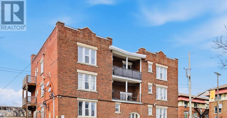 6-120 Sherman Avenue S, Hamilton, ON, L8M 2P9 - 2