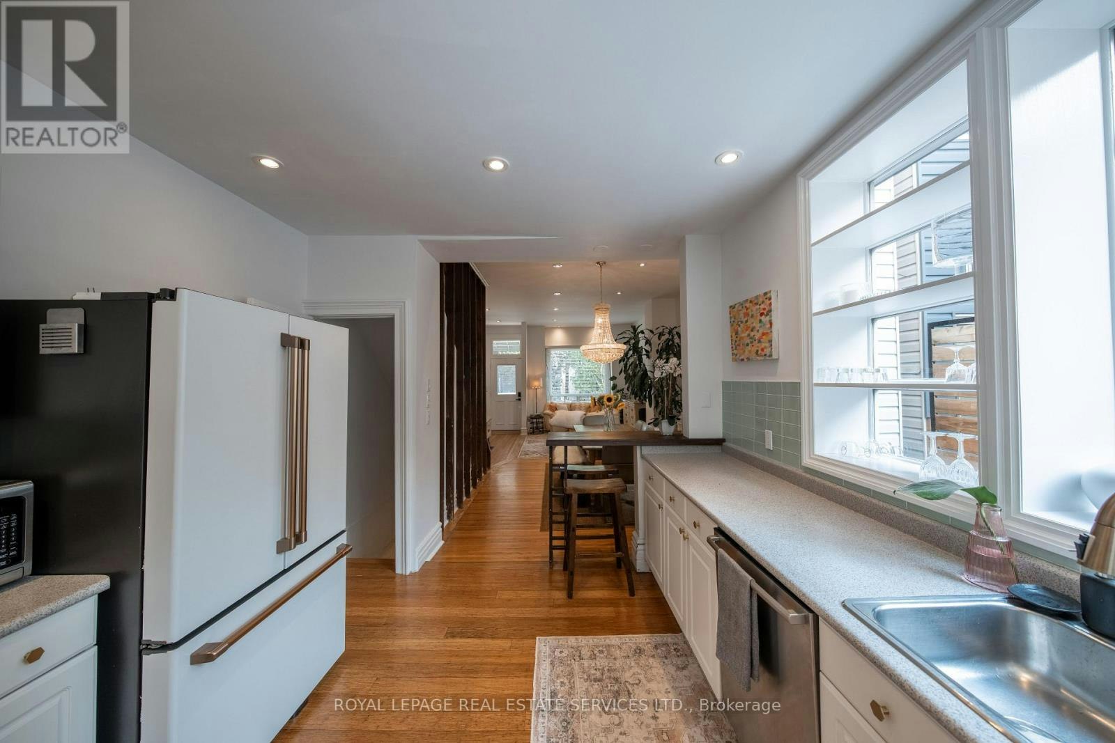 8 Henderson Avenue, Toronto, ON, M6J 2B7 - 8