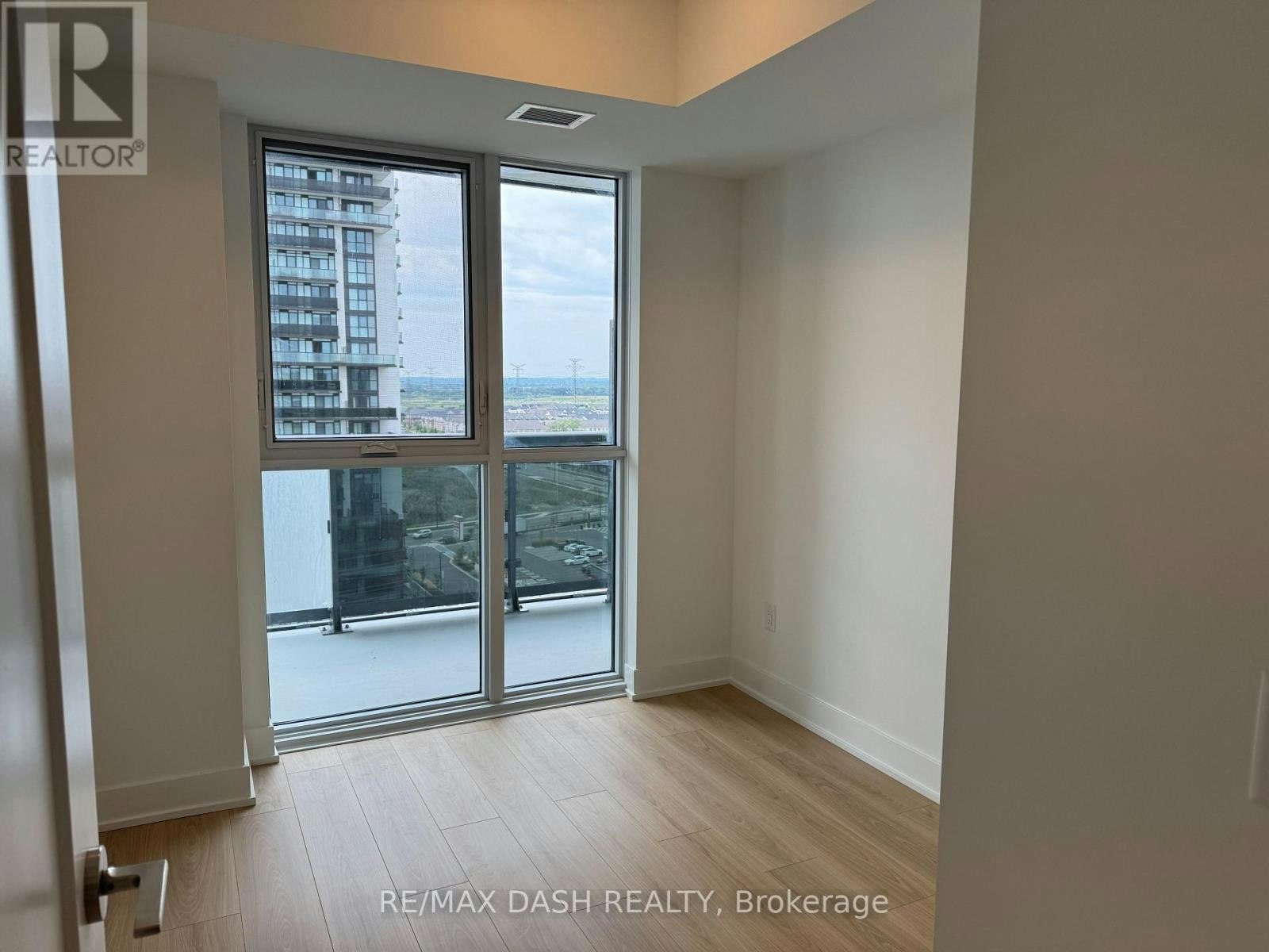 1226-2545 Simcoe Street N, Oshawa, ON, L1L 0W3 - 5