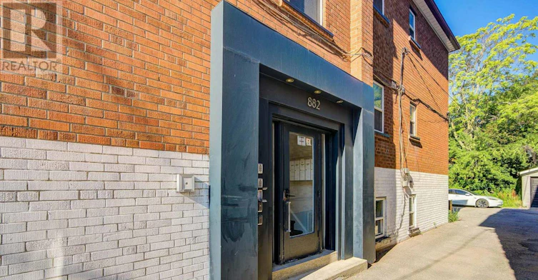 6-882 Broadview Avenue, Toronto, ON, M4K 2R1 - 2