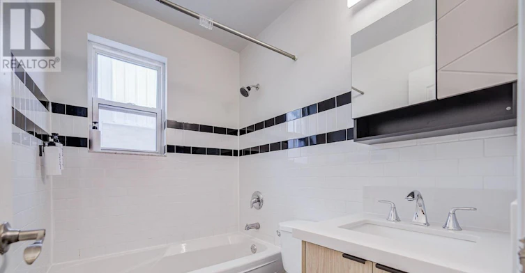 6-882 Broadview Avenue, Toronto, ON, M4K 2R1 - 13