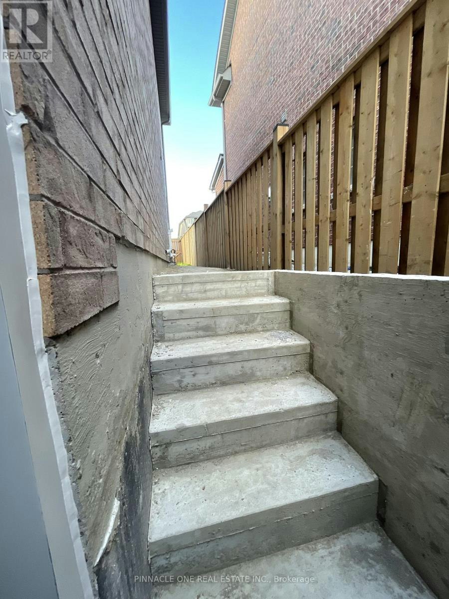 31 Berryman Lane, Markham, ON, L6B 1H9 - 2