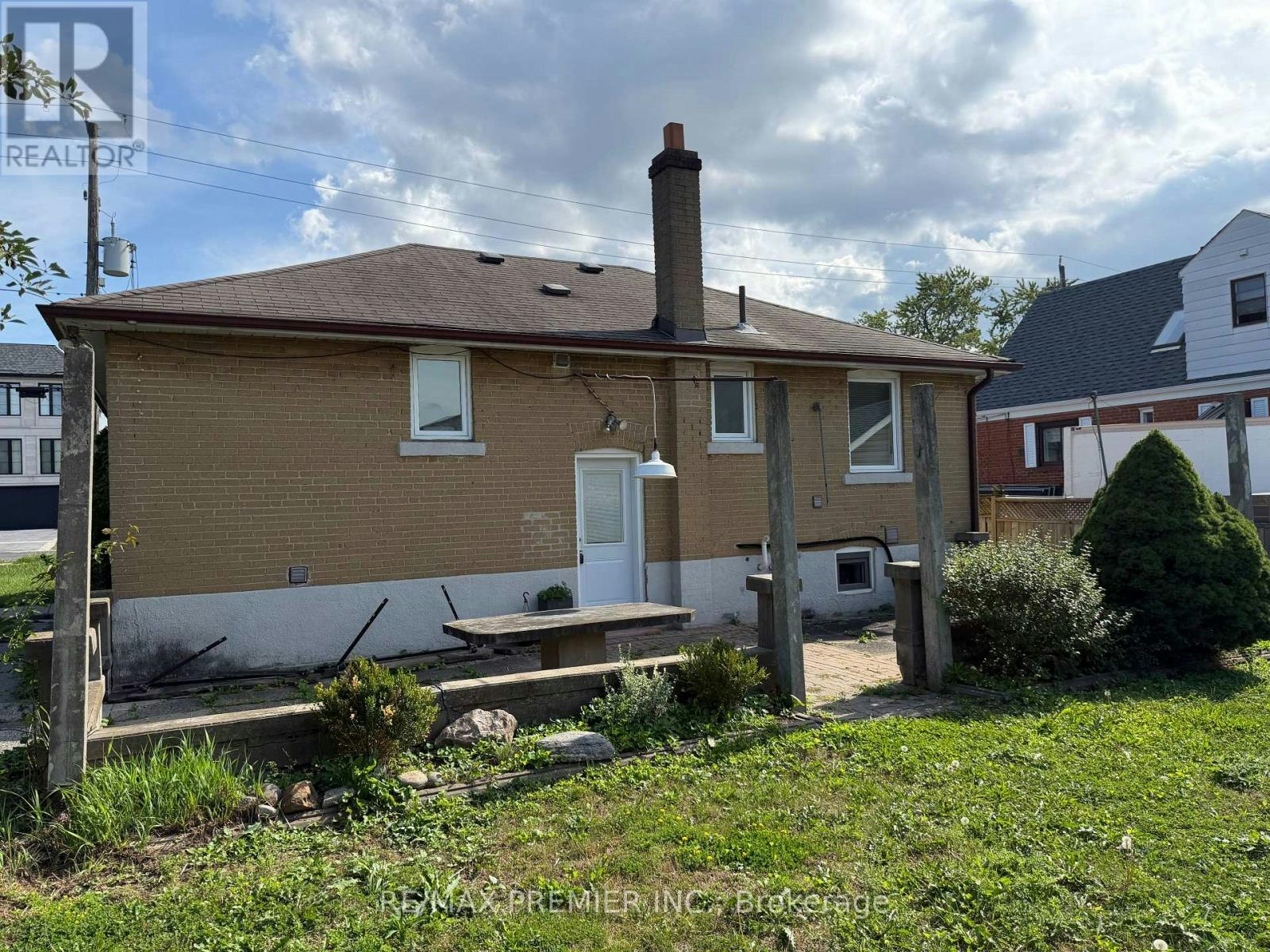 BSMT-404 Rustic Road, Toronto, ON, M6L 1W7 - 11
