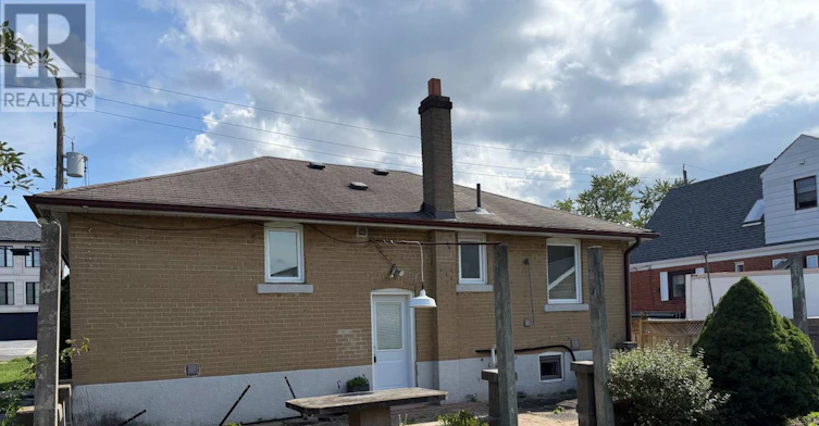 BSMT-404 Rustic Road, Toronto, ON, M6L 1W7 - 11