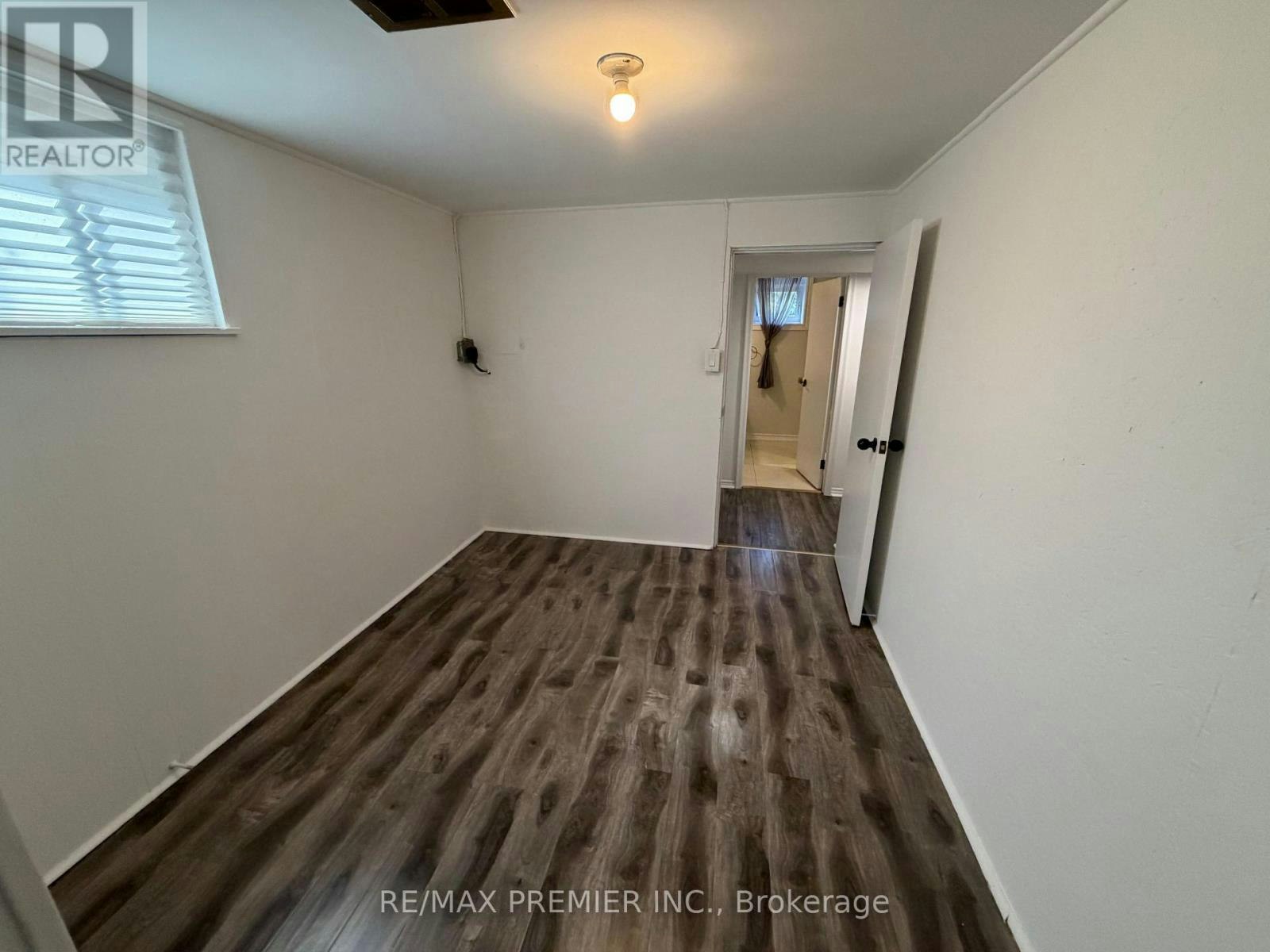BSMT-404 Rustic Road, Toronto, ON, M6L 1W7 - 8