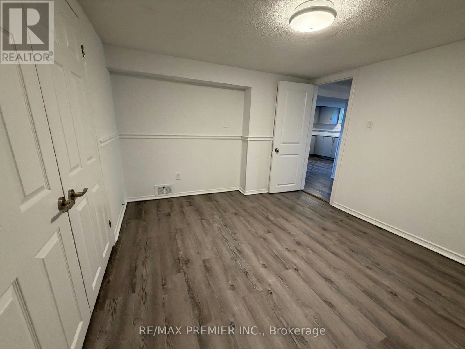 BSMT-404 Rustic Road, Toronto, ON, M6L 1W7 - 6