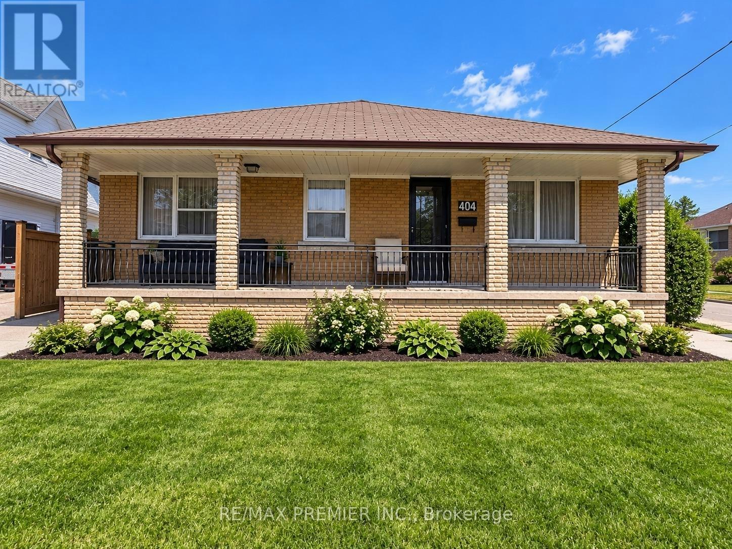 BSMT-404 Rustic Road, Toronto, ON, M6L 1W7