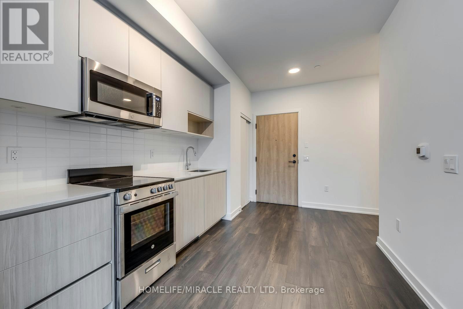 109-801 The Queensway, Toronto, ON, M8Z 1N4 - 8