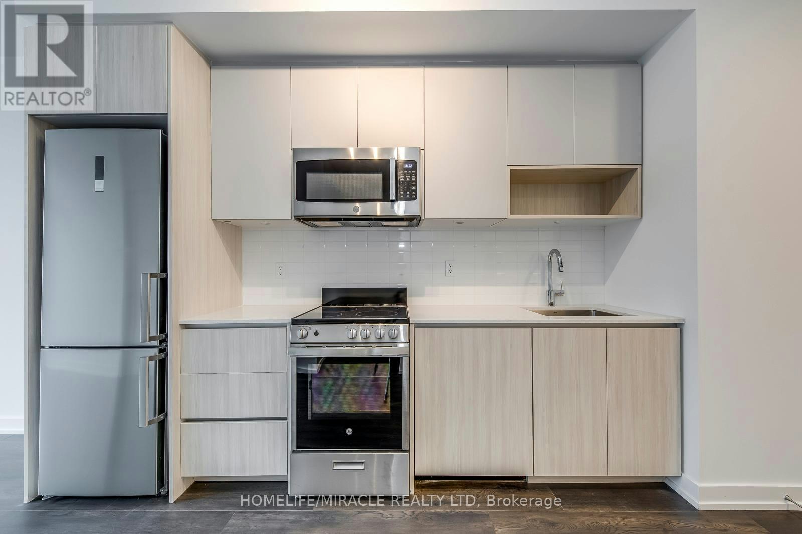 109-801 The Queensway, Toronto, ON, M8Z 1N4 - 9